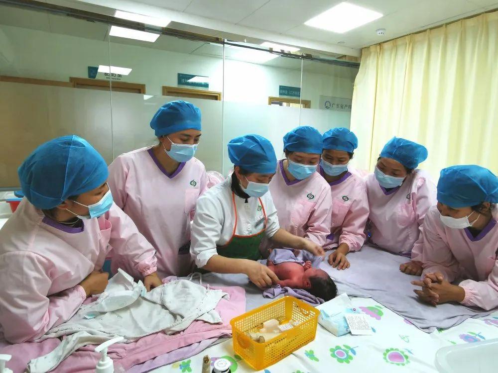 同仁市妇婴监护型护送